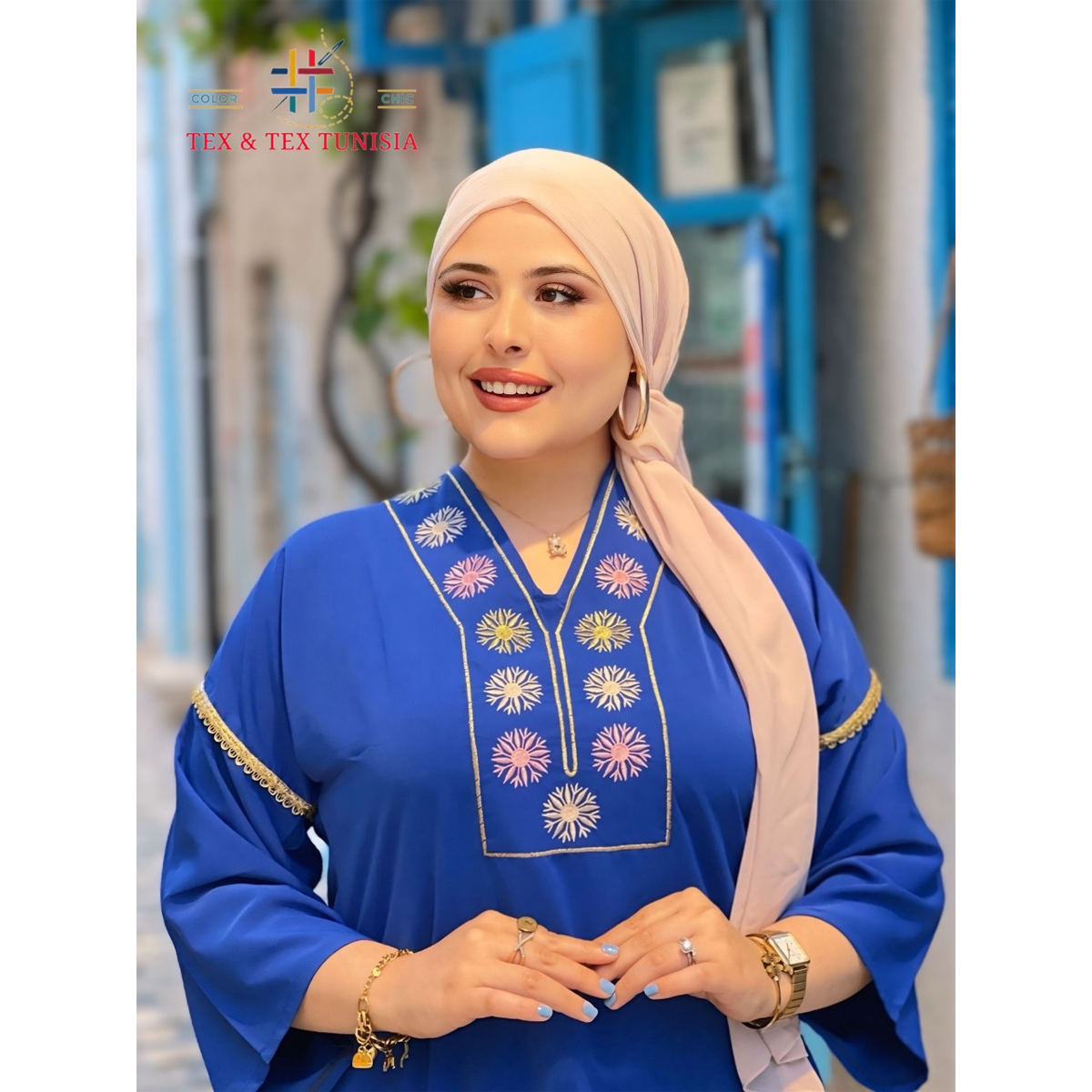 Jebba fashion printemps-été 2025 - Jebba Chams en Crêpe haut de gamme en broderie motif chams sur la poitrine, en bleu roi A