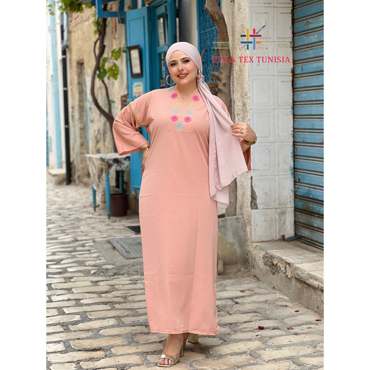 Jebba fashion printemps-été 2025 - Jebba Chams en Crêpe haut de gamme en broderie motif chams sur la poitrine, en rose poudré B