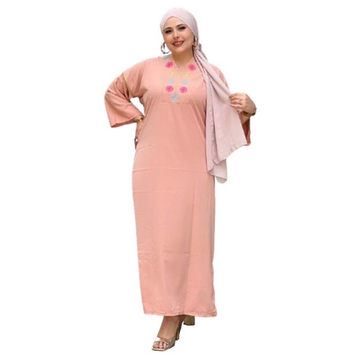 Jebba fashion printemps-été 2025 - Jebba Chams en Crêpe haut de gamme en broderie motif chams sur la poitrine, en rose poudré