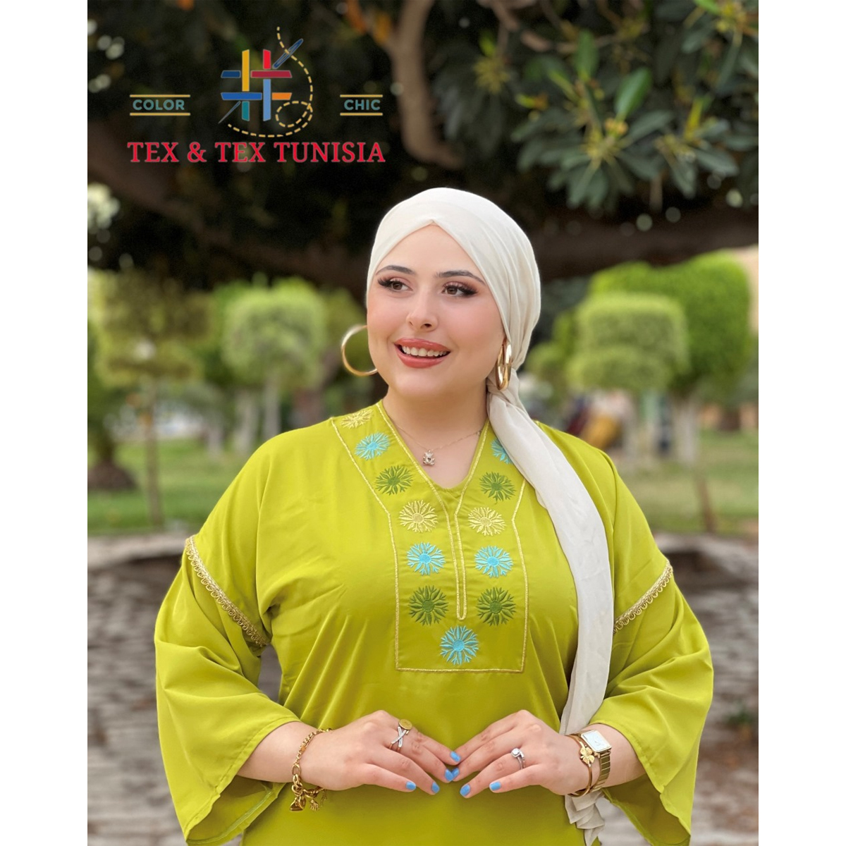 Jebba fashion printemps-été 2025 - Jebba Chams en Crêpe haut de gamme en broderie motif chams sur la poitrine, en vert anis A