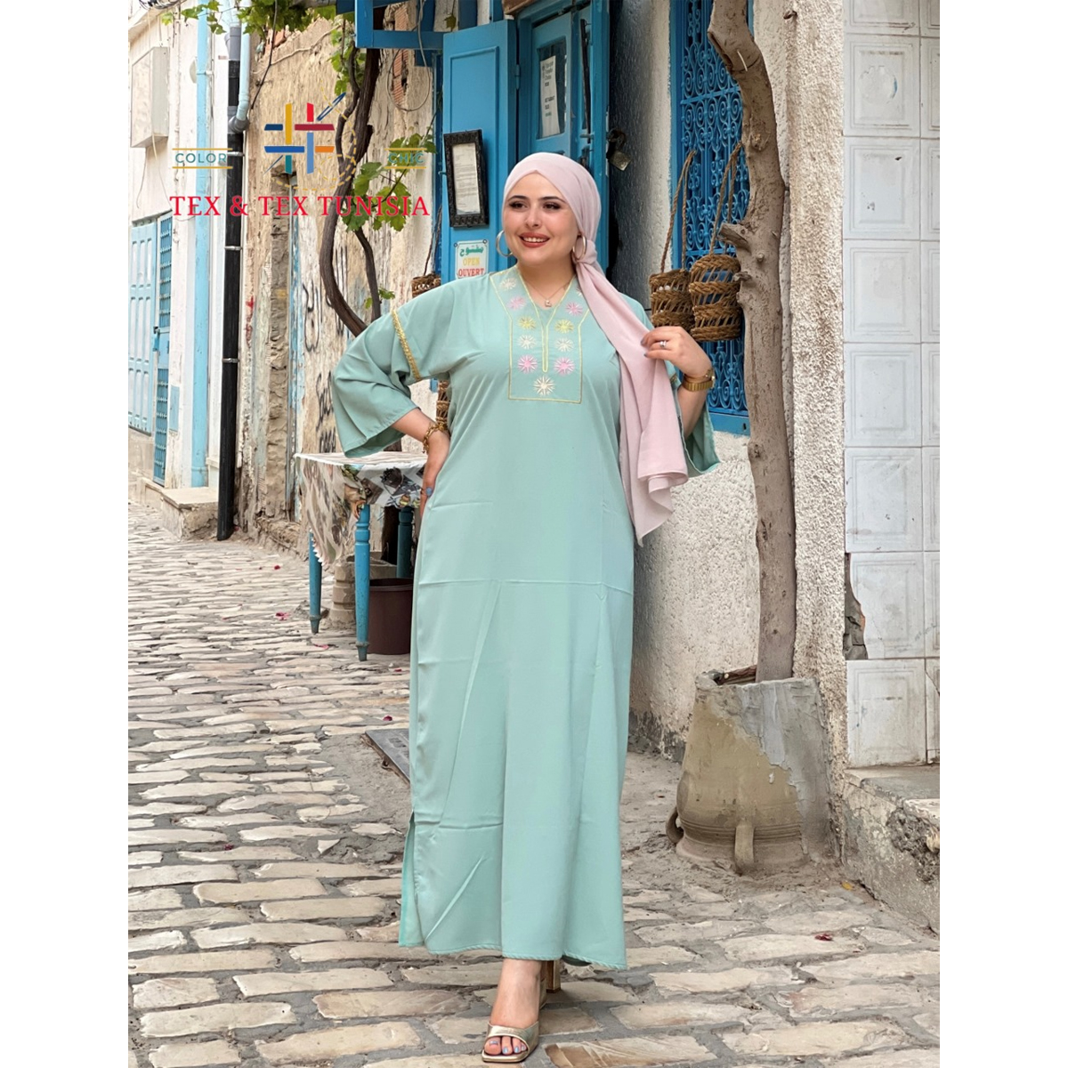 Jebba fashion printemps-été 2025 - Jebba Chams en Crêpe haut de gamme en broderie motif chams sur la poitrine, en vert d’eau B