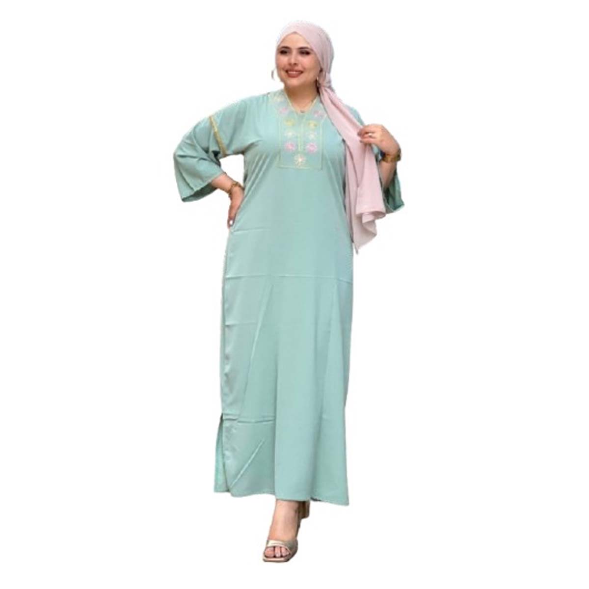 Jebba fashion printemps-été 2025 - Jebba Chams en Crêpe haut de gamme en broderie motif chams sur la poitrine, en vert d’eau